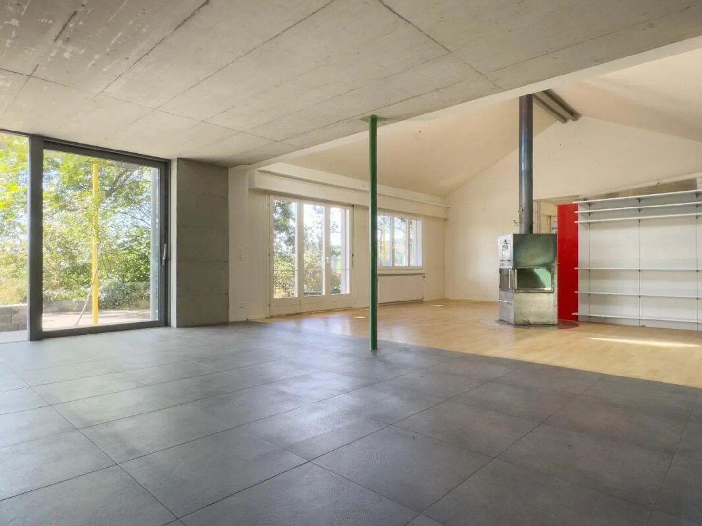 Maison individuelle de 8,5 pièces avec appartement séparé dans un emplacement magnifique à Worb - Photo 8 sur 29