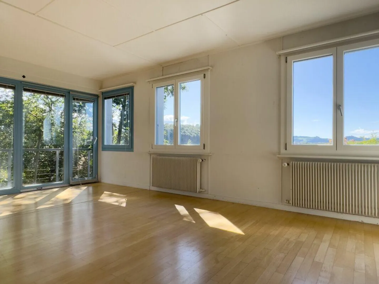 Maison individuelle de 8,5 pièces avec appartement séparé dans un emplacement magnifique à Worb - Photo 18 sur 29