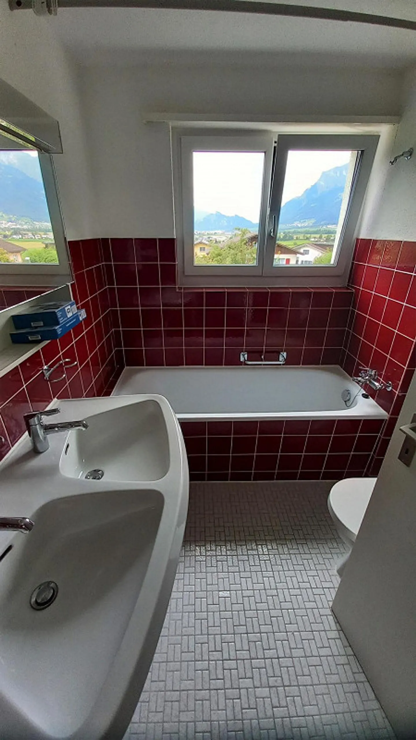 Igis beautiful 4-room apartment with a view and green space - Photo 5 of 23