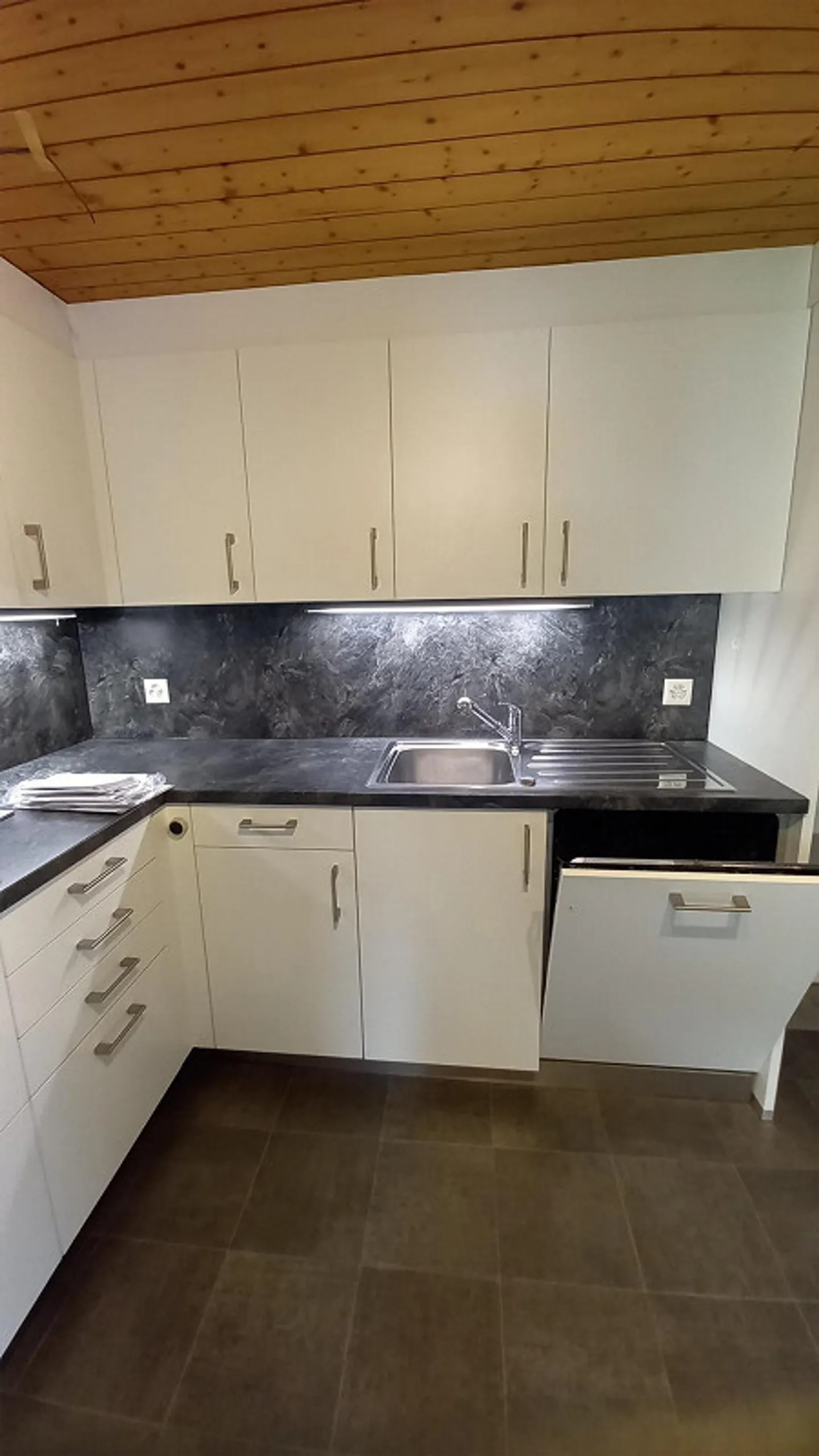 Igis beautiful 4-room apartment with a view and green space - Photo 8 of 23