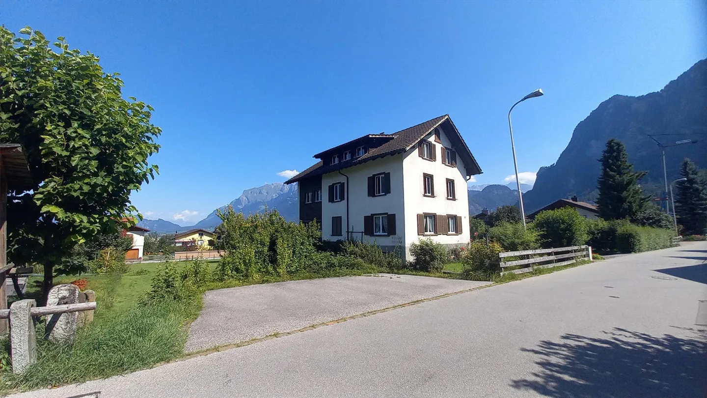 Igis beautiful 4-room apartment with a view and green space - Photo 15 of 23