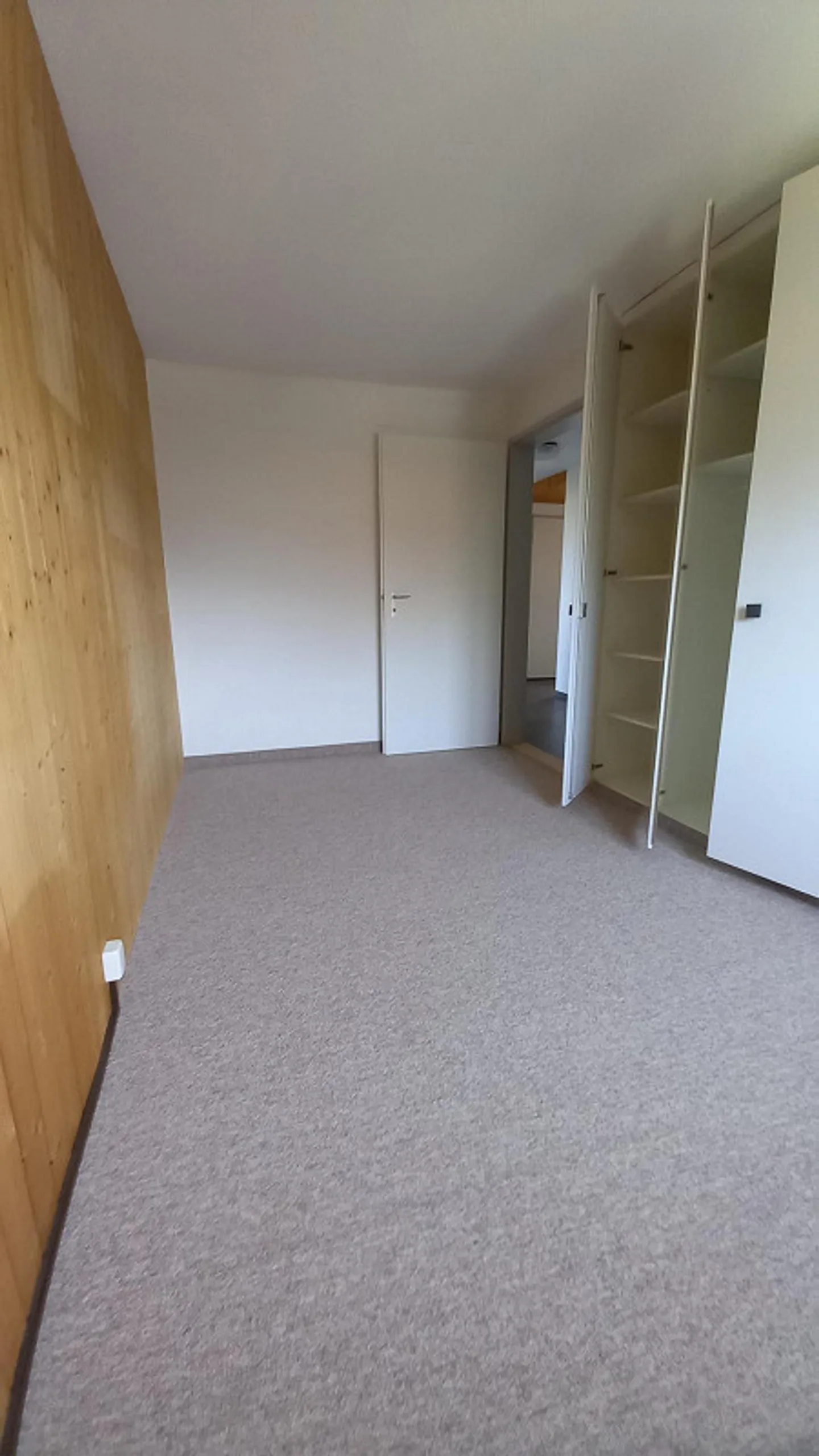 Igis beautiful 4-room apartment with a view and green space - Photo 19 of 23