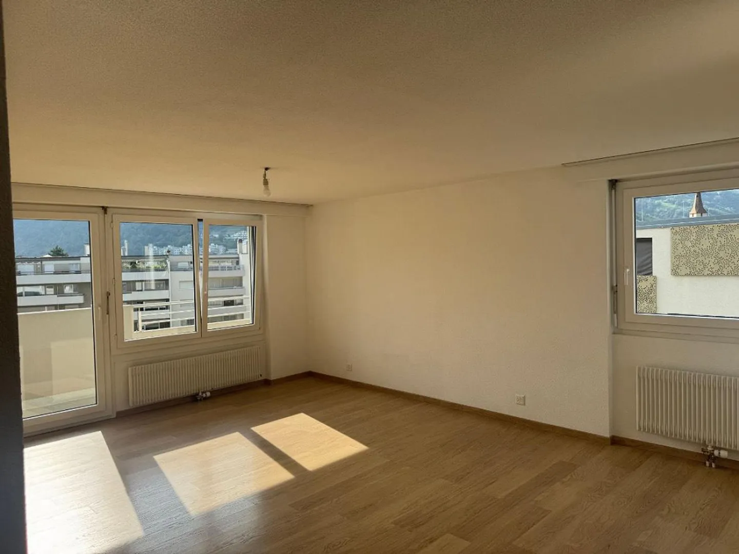 Appartement de location attrayant directement à la gare de Visp - Photo 3 sur 8