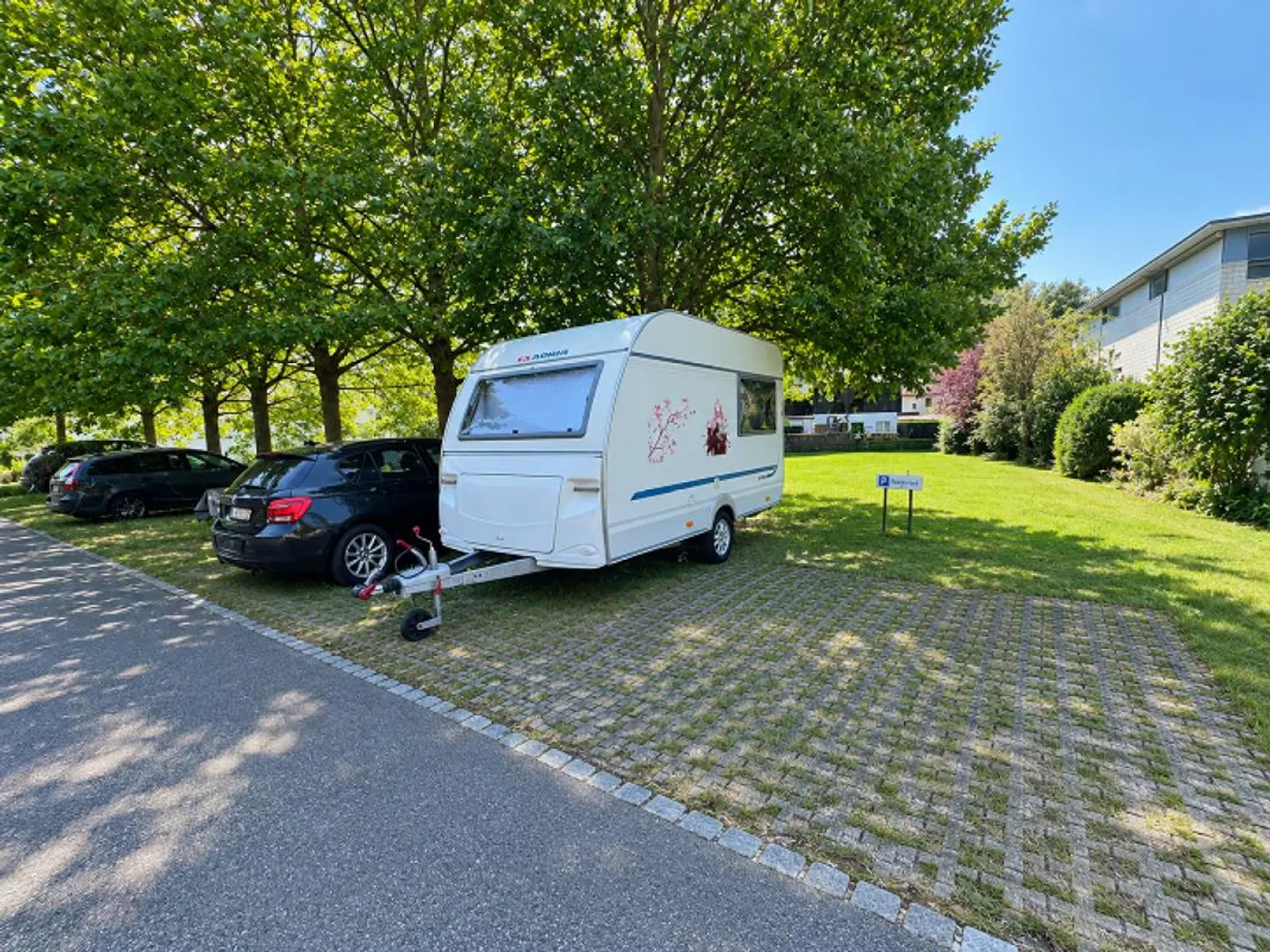 Outdoor parking space for rent in "Blumenpark" Aadorf - Photo 2 of 3