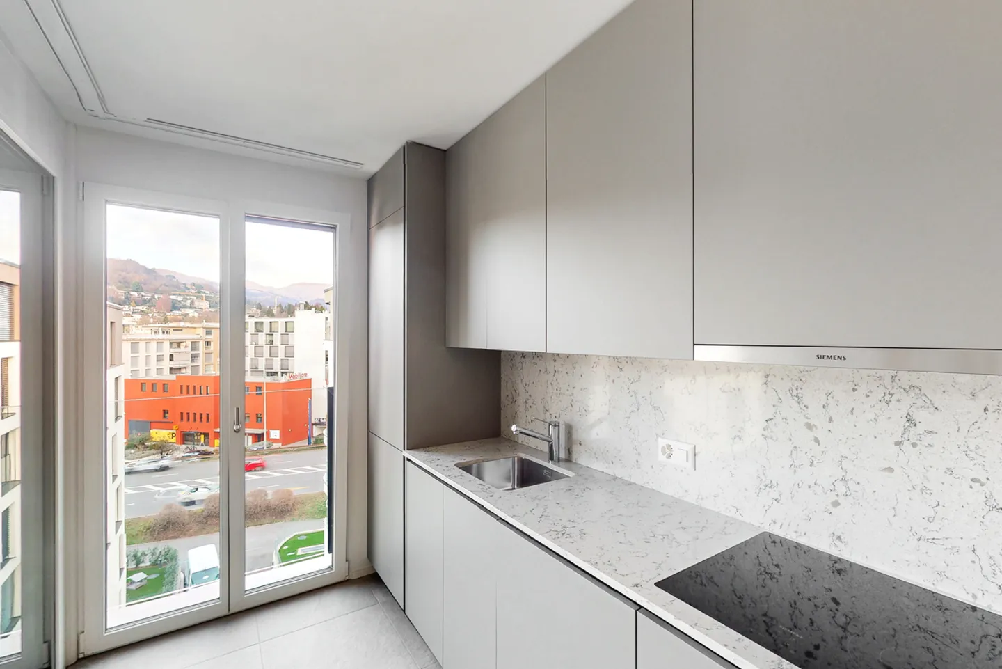 Morella Massagno - Vivre dans un appartement de 2.5 pièces dans une zone stratégique - Photo 4 sur 10