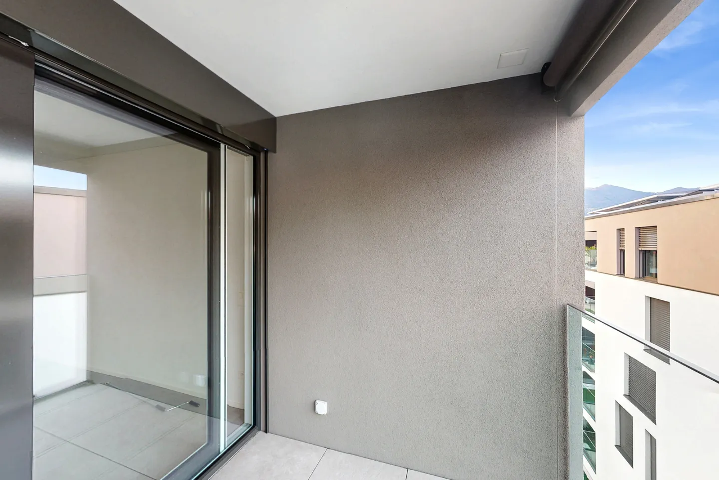 Morella Massagno - Vivre dans un appartement de 2.5 pièces dans une zone stratégique - Photo 8 sur 10