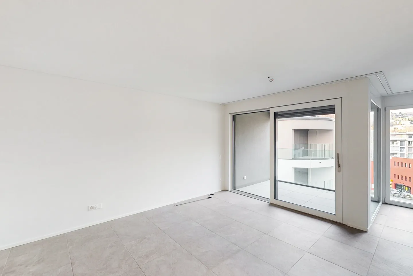 Morella Massagno - Vivre dans un appartement de 2.5 pièces dans une zone stratégique - Photo 9 sur 10