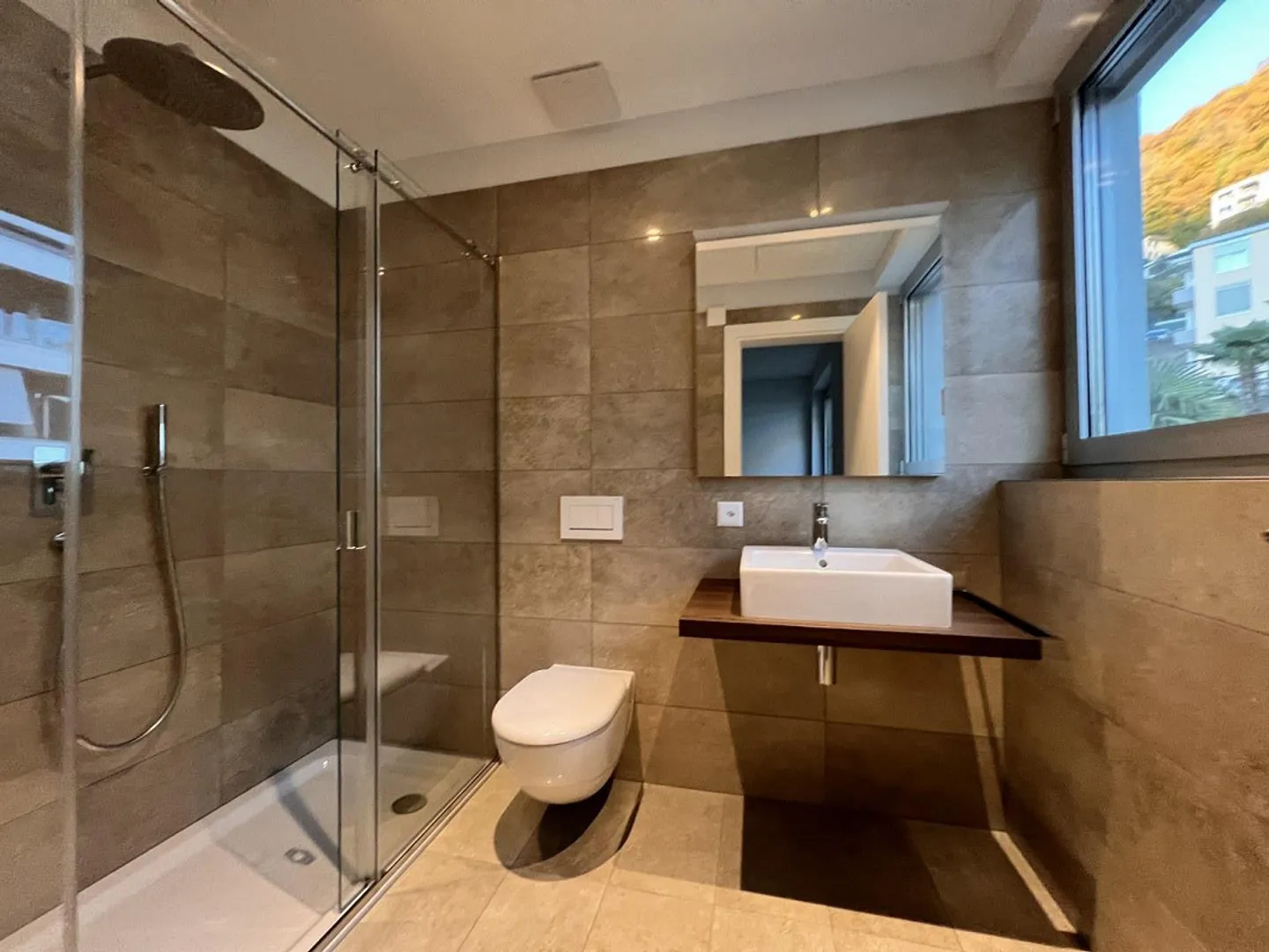 PENTHOUSE WITH SPLENDID LAKE VIEW - Photo 10 of 12