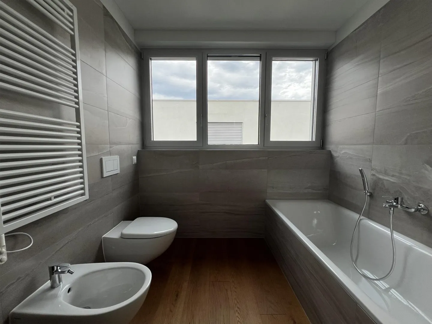 PENTHOUSE WITH SPLENDID LAKE VIEW - Photo 11 of 12