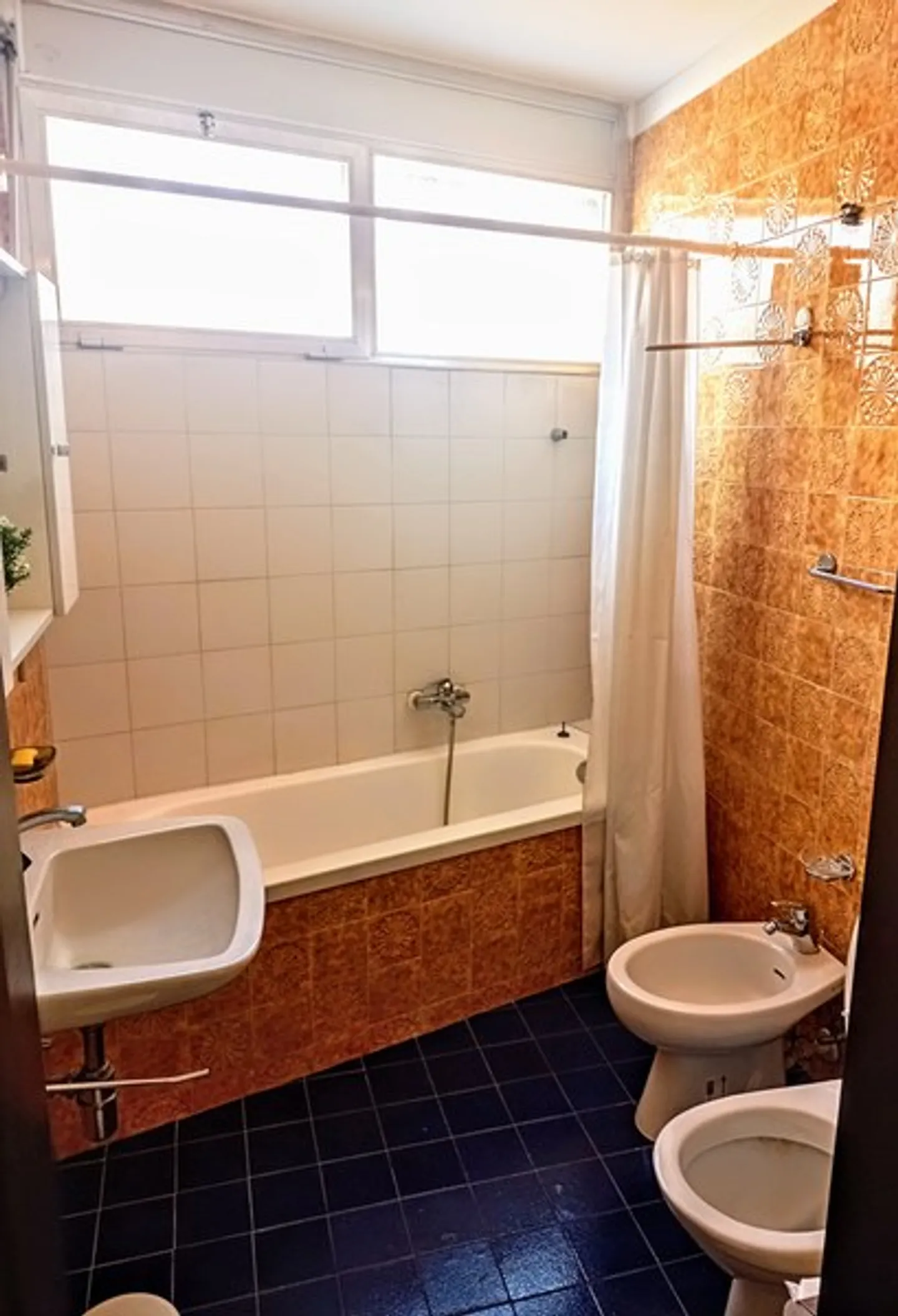 Premier mois de loyer gratuit - Appartement meublé de 3,5 pièces dans un emplacement stratégique à Chiasso - Photo 9 sur 11