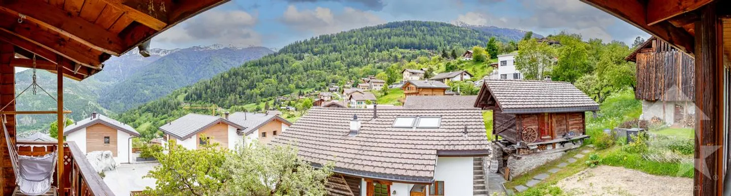 Renovated 4.5-room chalet, 103 m2, view and sun - Photo 4 of 23