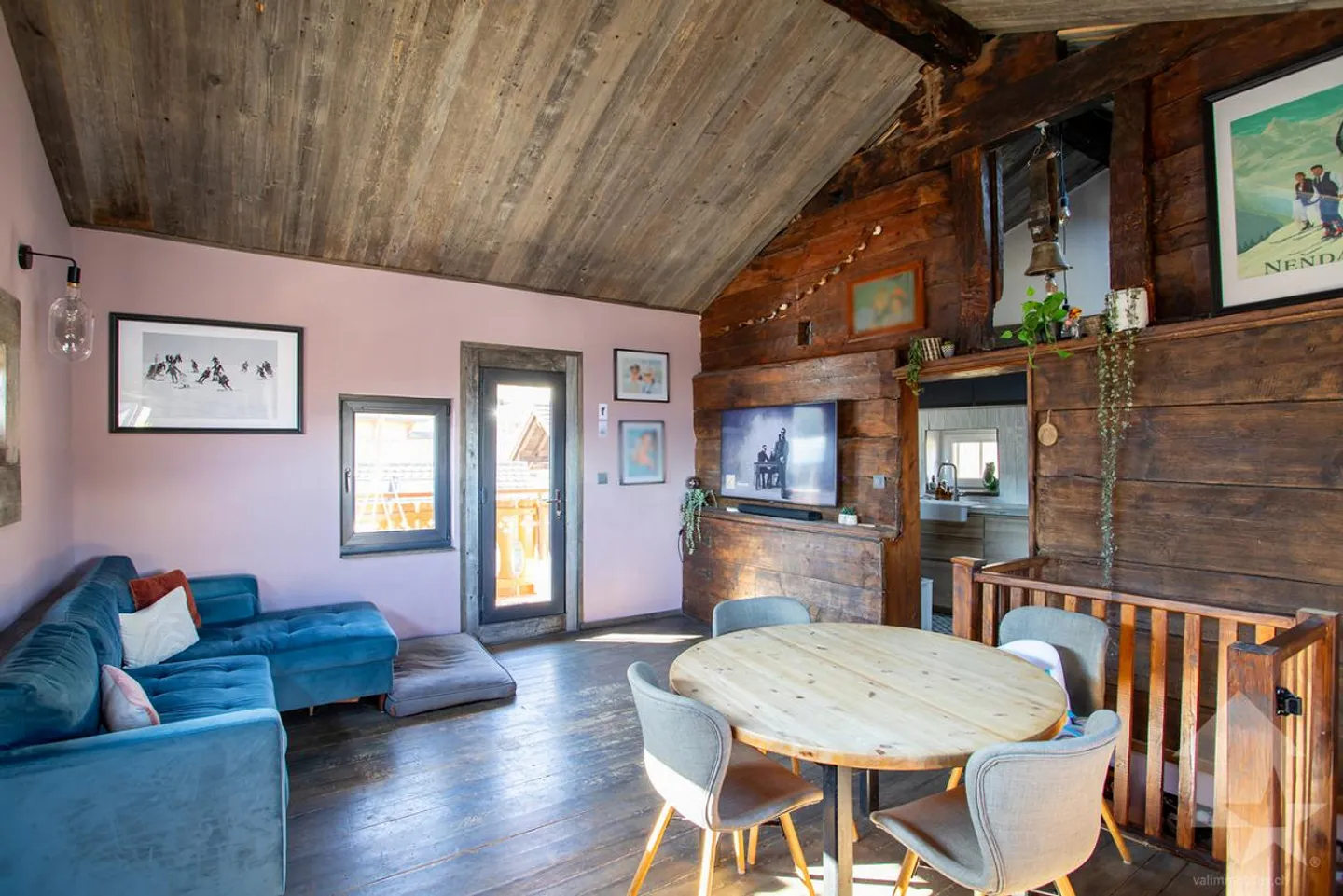 Renovated 4.5-room chalet, 103 m2, view and sun - Photo 5 of 23