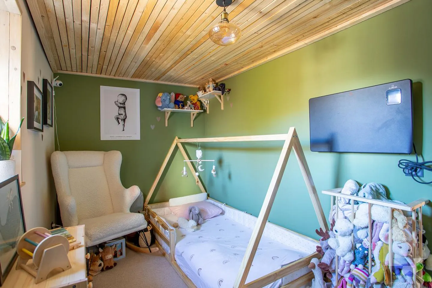 Renovated 4.5-room chalet, 103 m2, view and sun - Photo 7 of 23