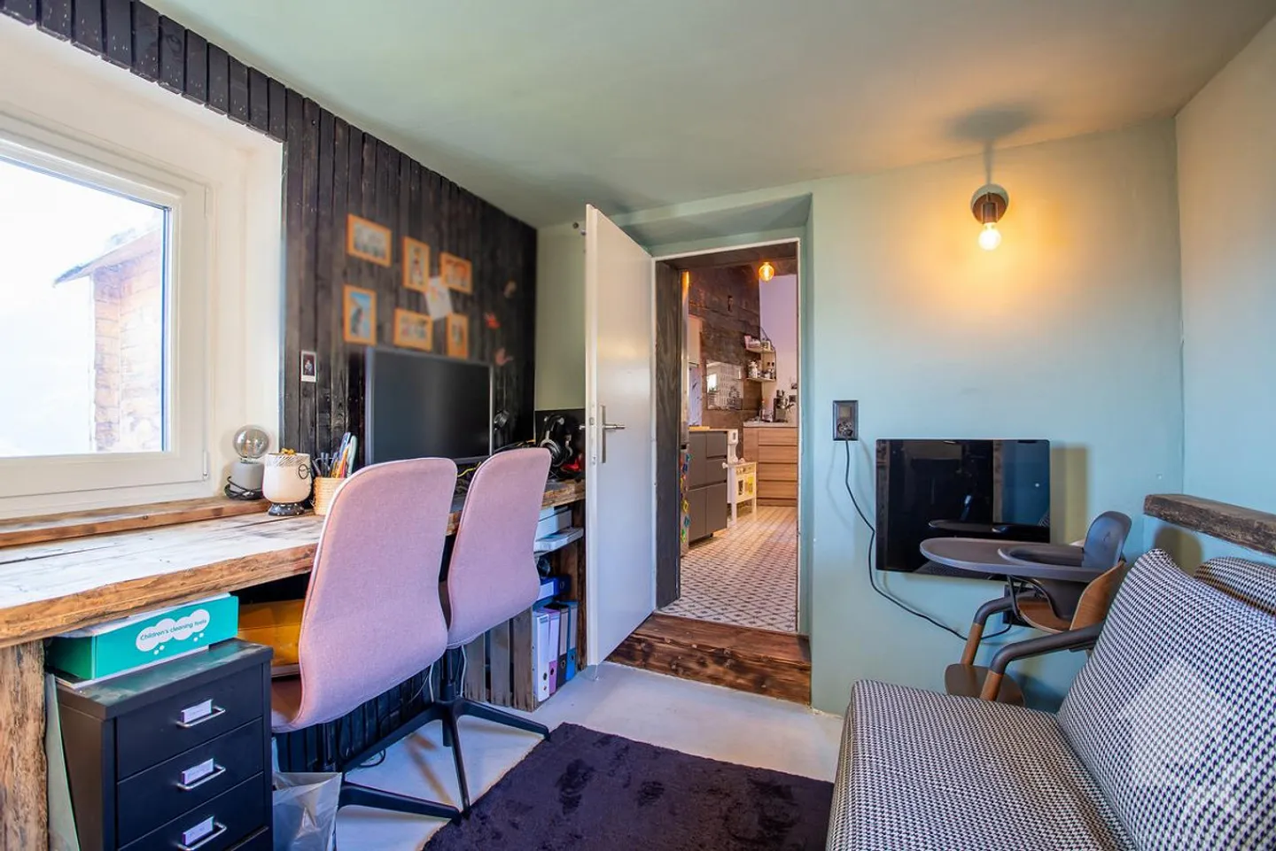 Renovated 4.5-room chalet, 103 m2, view and sun - Photo 9 of 23