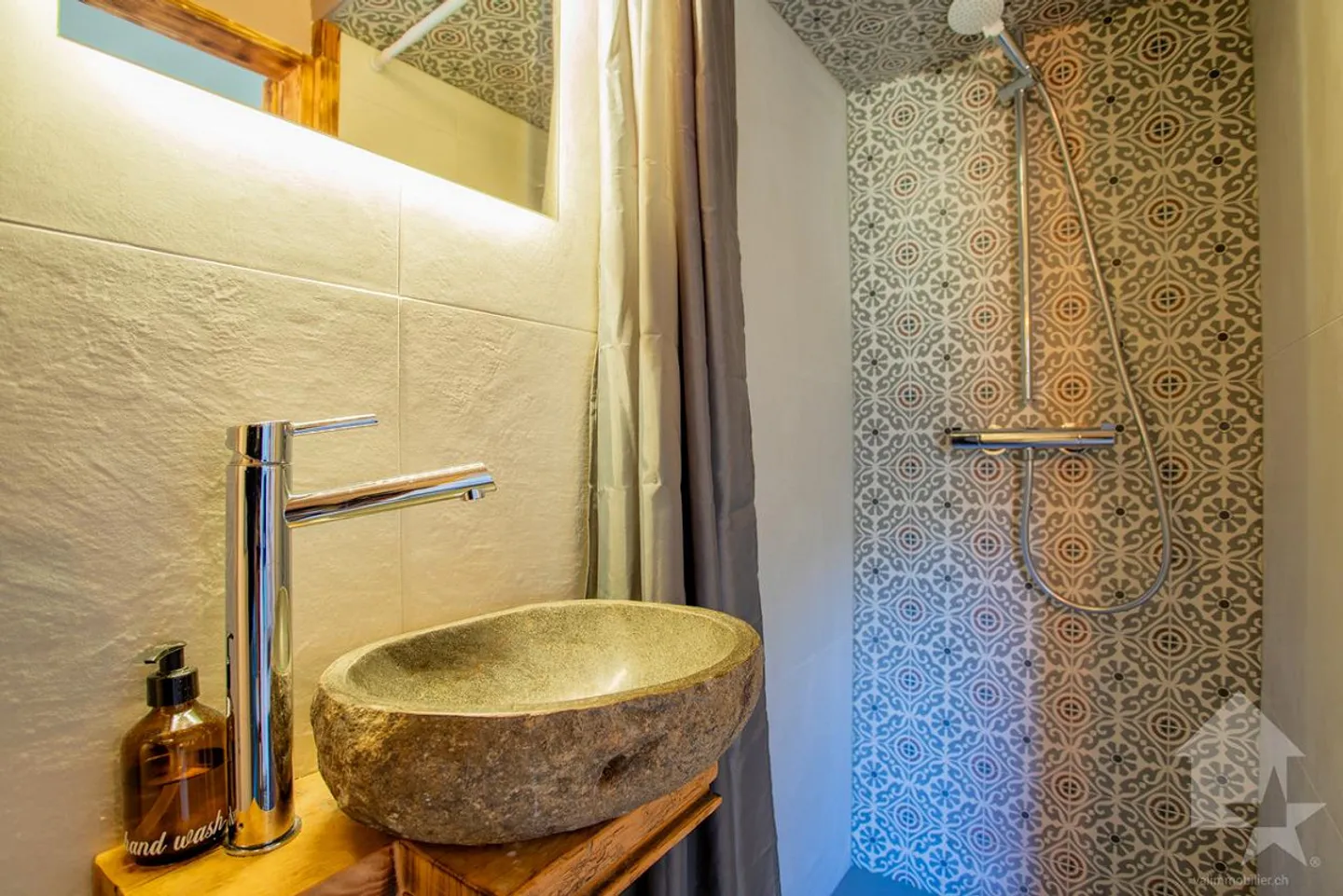 Renovated 4.5-room chalet, 103 m2, view and sun - Photo 14 of 23