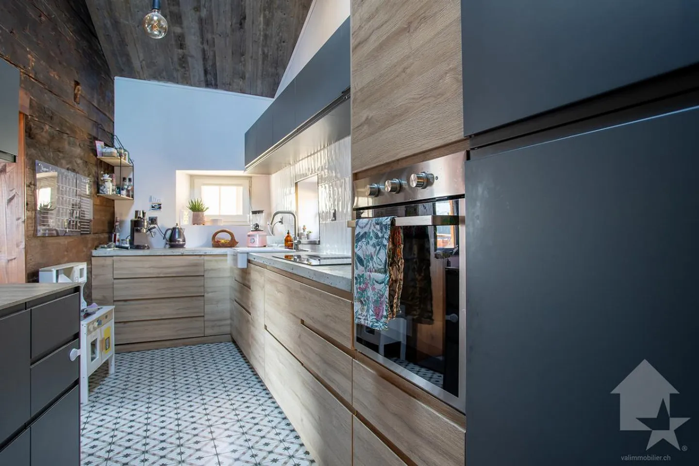 Renovated 4.5-room chalet, 103 m2, view and sun - Photo 18 of 23