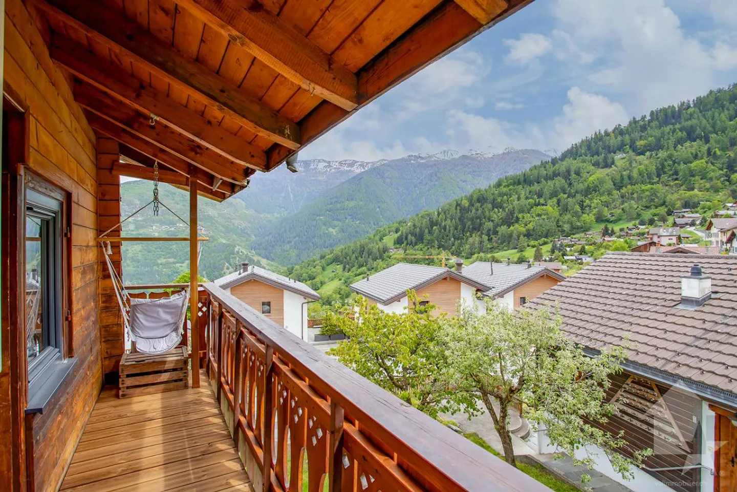 Renovated 4.5-room chalet, 103 m2, view and sun - Photo 22 of 23