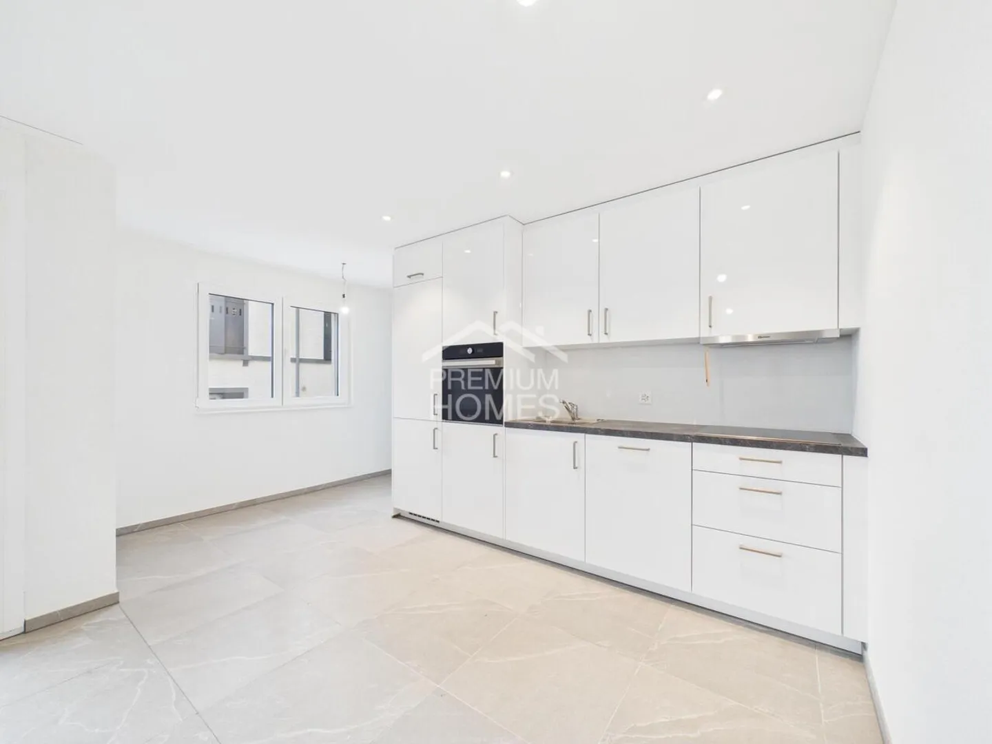 Propriété d'investissement polyvalente - Photo 3 sur 8