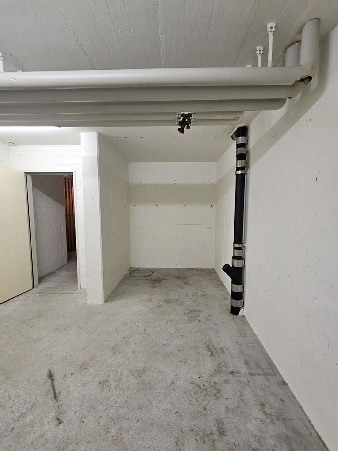 Bastelraum an der Grenze Affoltern/Oerlikon - Foto 3 di 3