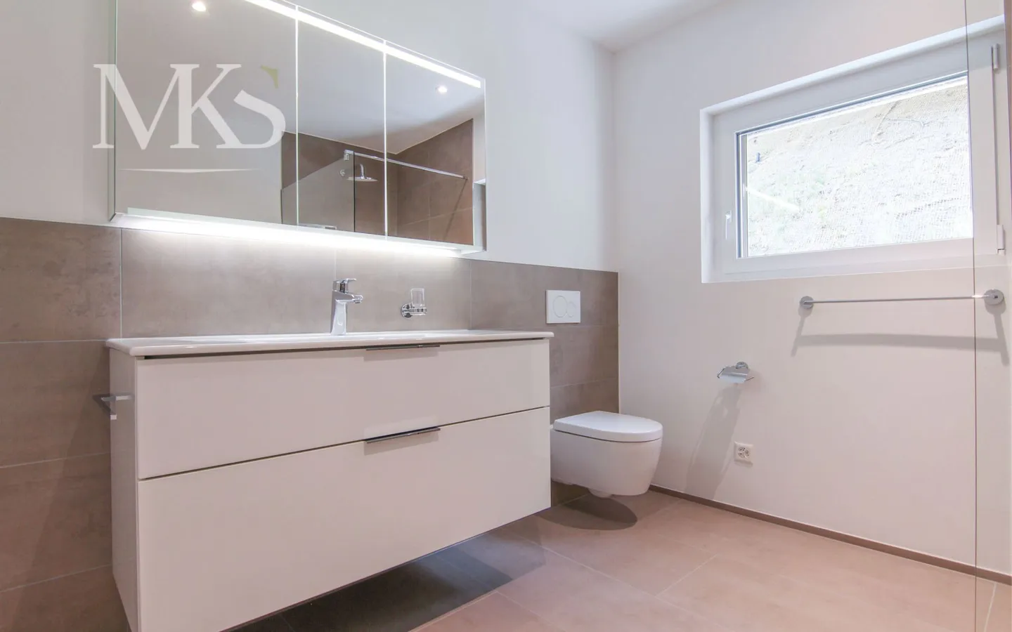 Your dream home: Sun and panorama on 182 square meters - Photo 12 of 21