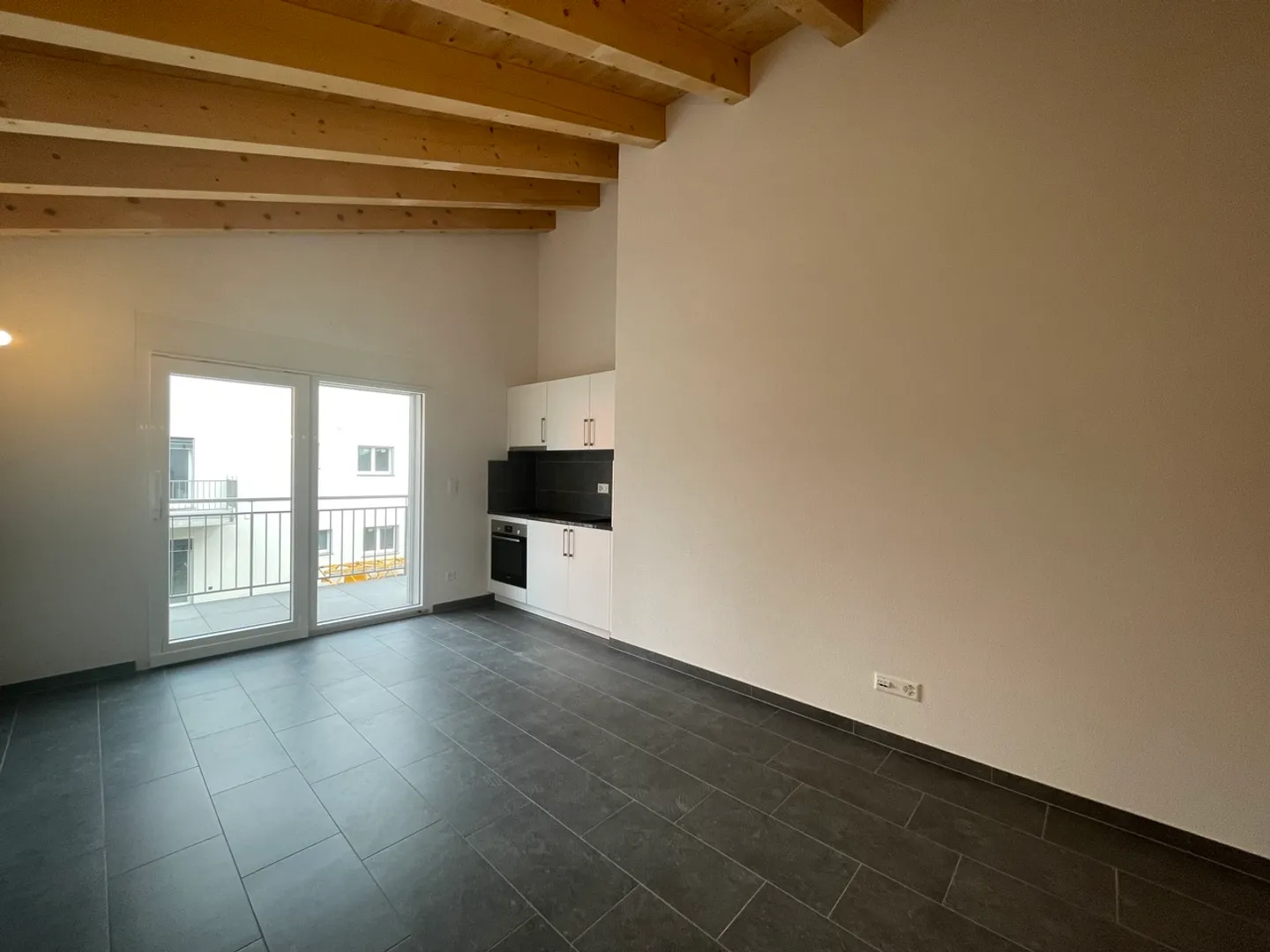 Magnifique studio avec balcon - Photo 2 of 6