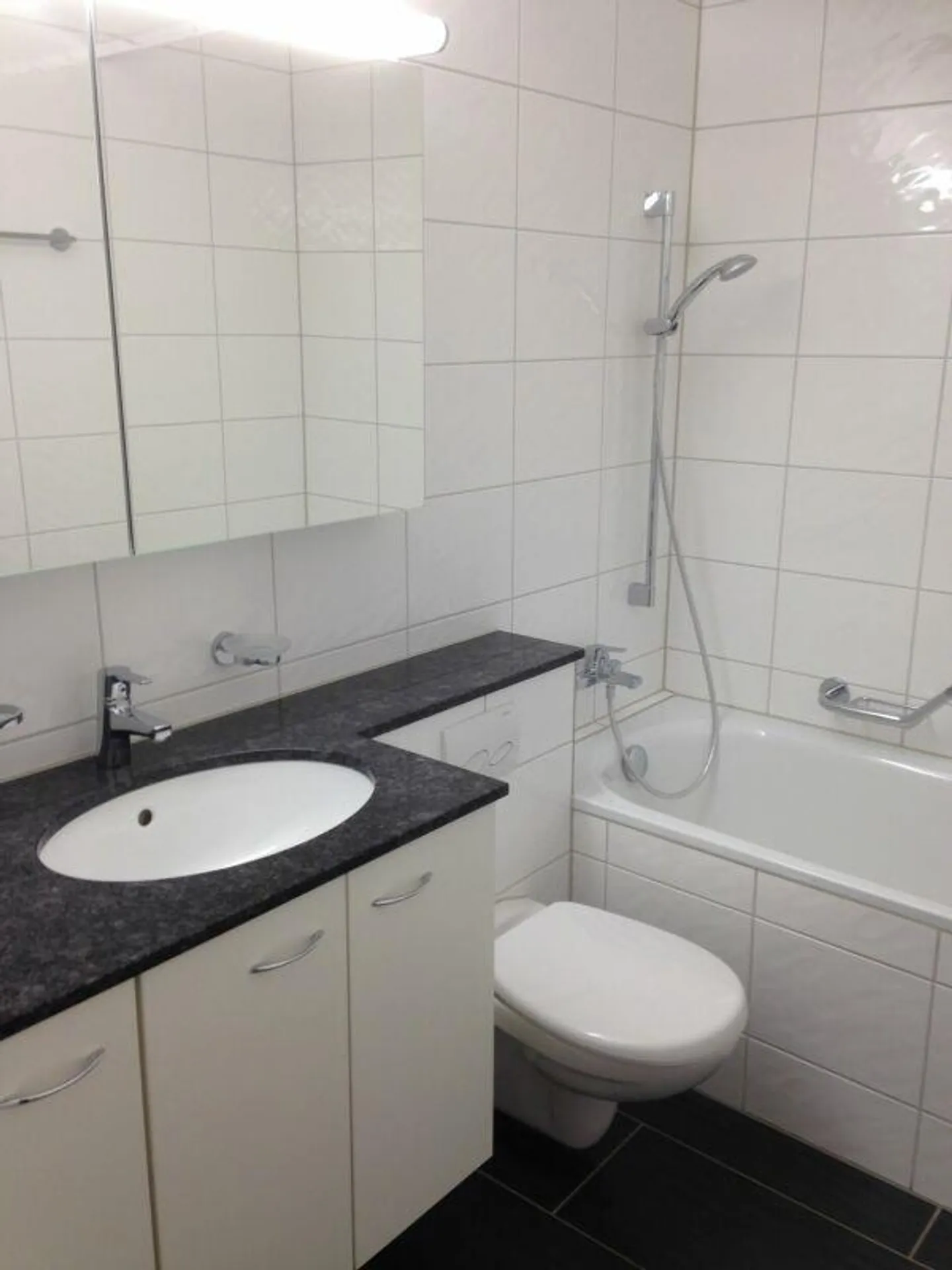 Appartement de 2 pièces à quelques minutes de l'université - Emplacement idéal - Photo 4 sur 5