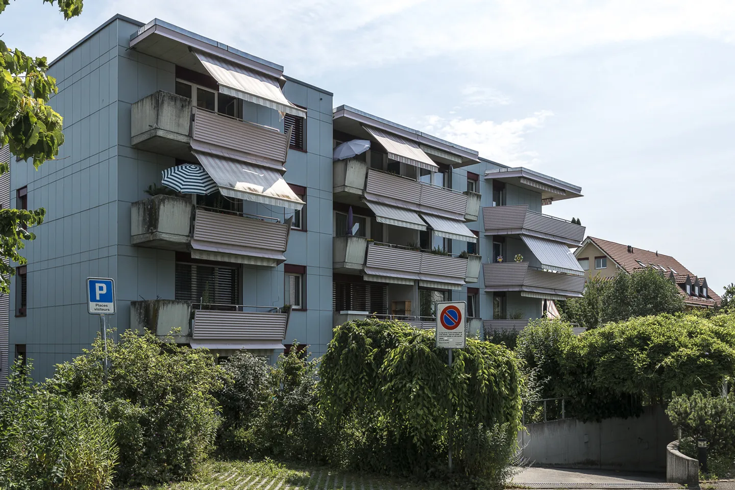 Innenparkplätze verfügbar - Foto 1 von 2