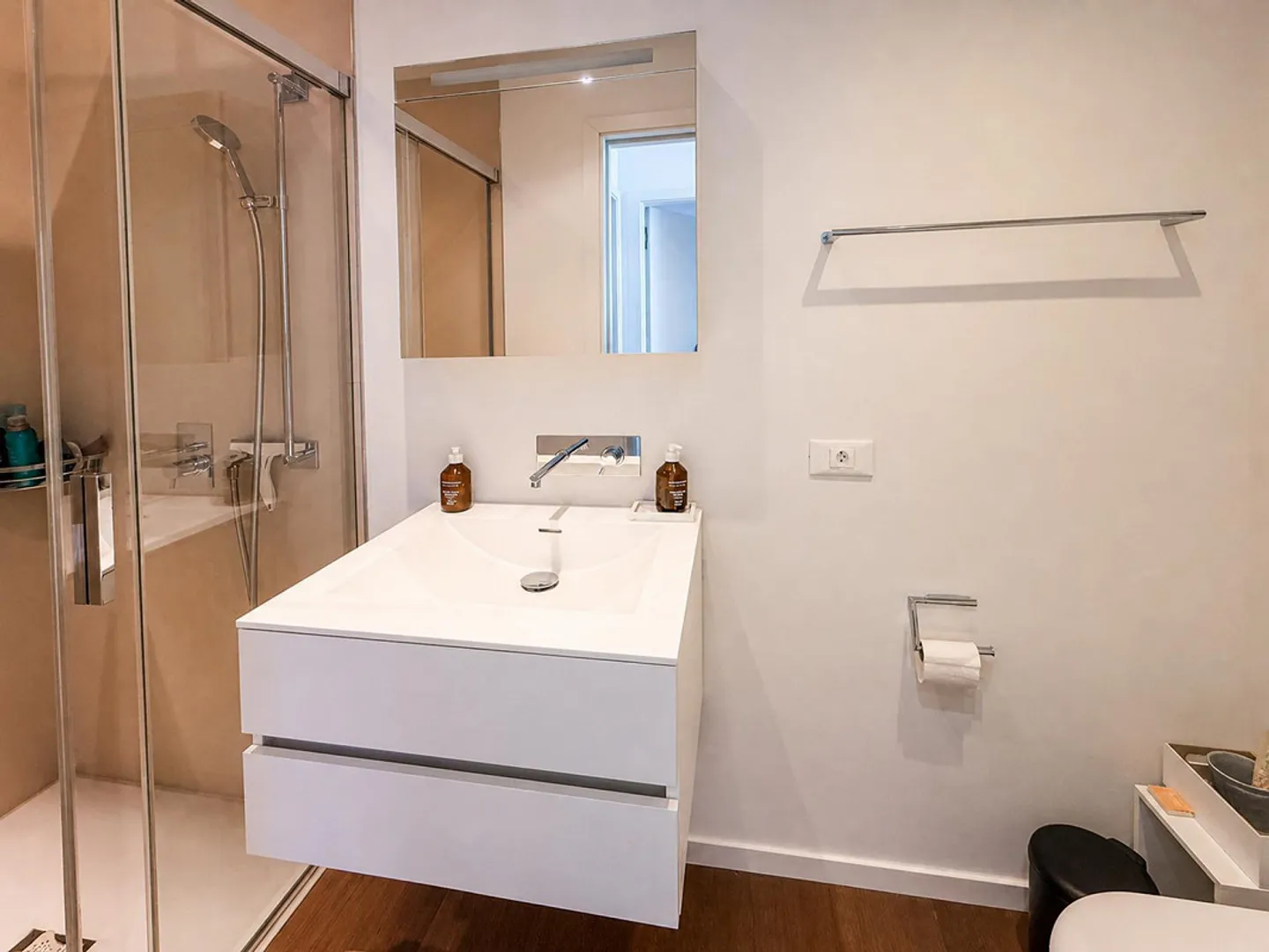Appartement 3,5 pièces avec jardin et vue panoramique sur le lac - Photo 21 sur 24