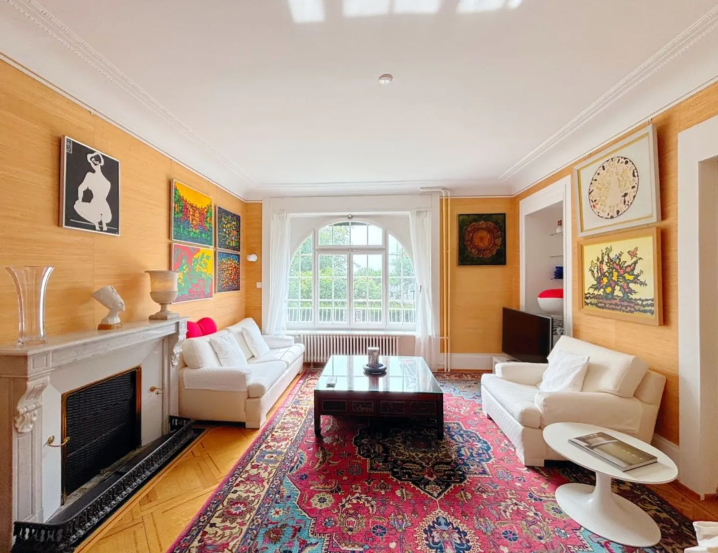 Magnificent furnished 5.5-room apartment with terrace and garden - Photo 2 of 11