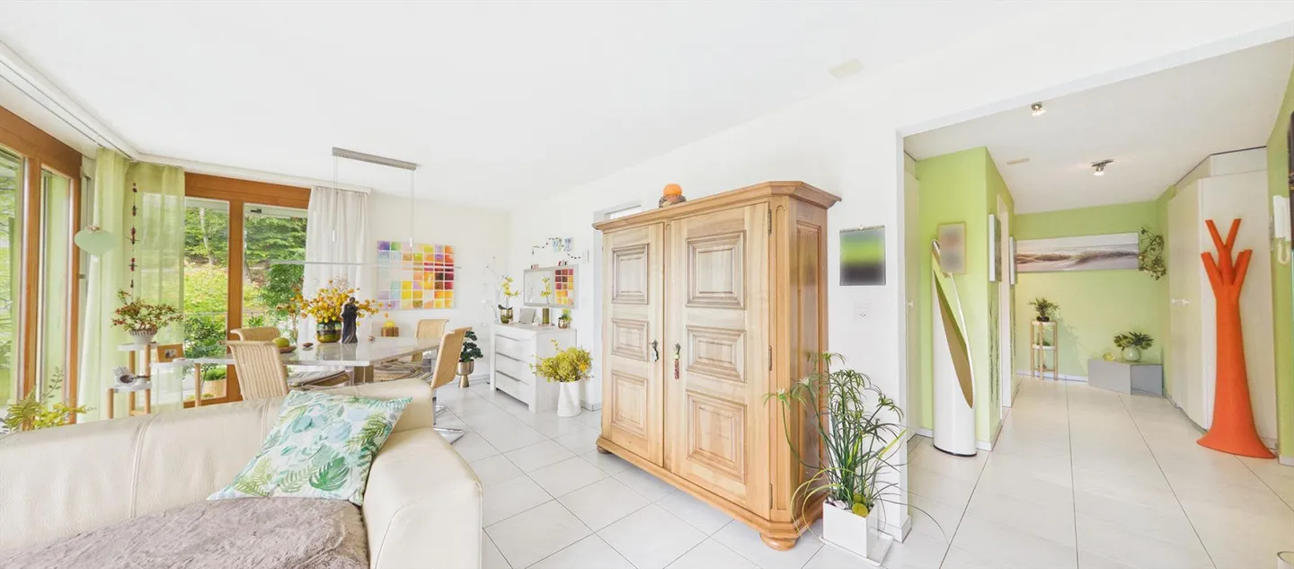 Wohnen mit Feriengefühl – 3.5-Zimmer-Wohnung mit verglastem Balkon - Foto 4 di 14