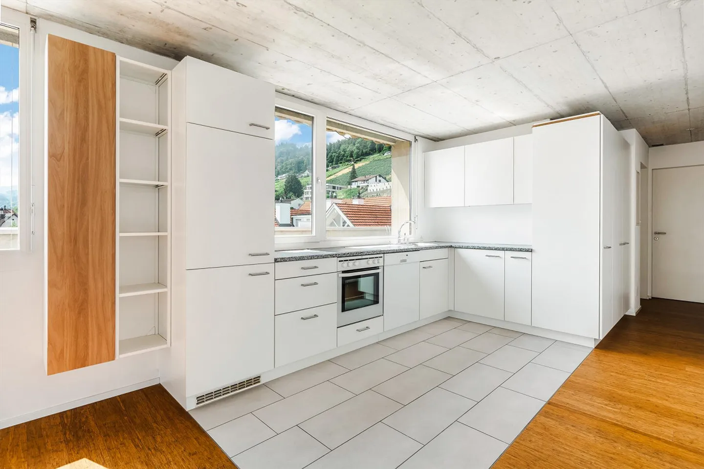 Appartamento moderno in una posizione tranquilla con vista sul verde - Foto 4 di 12