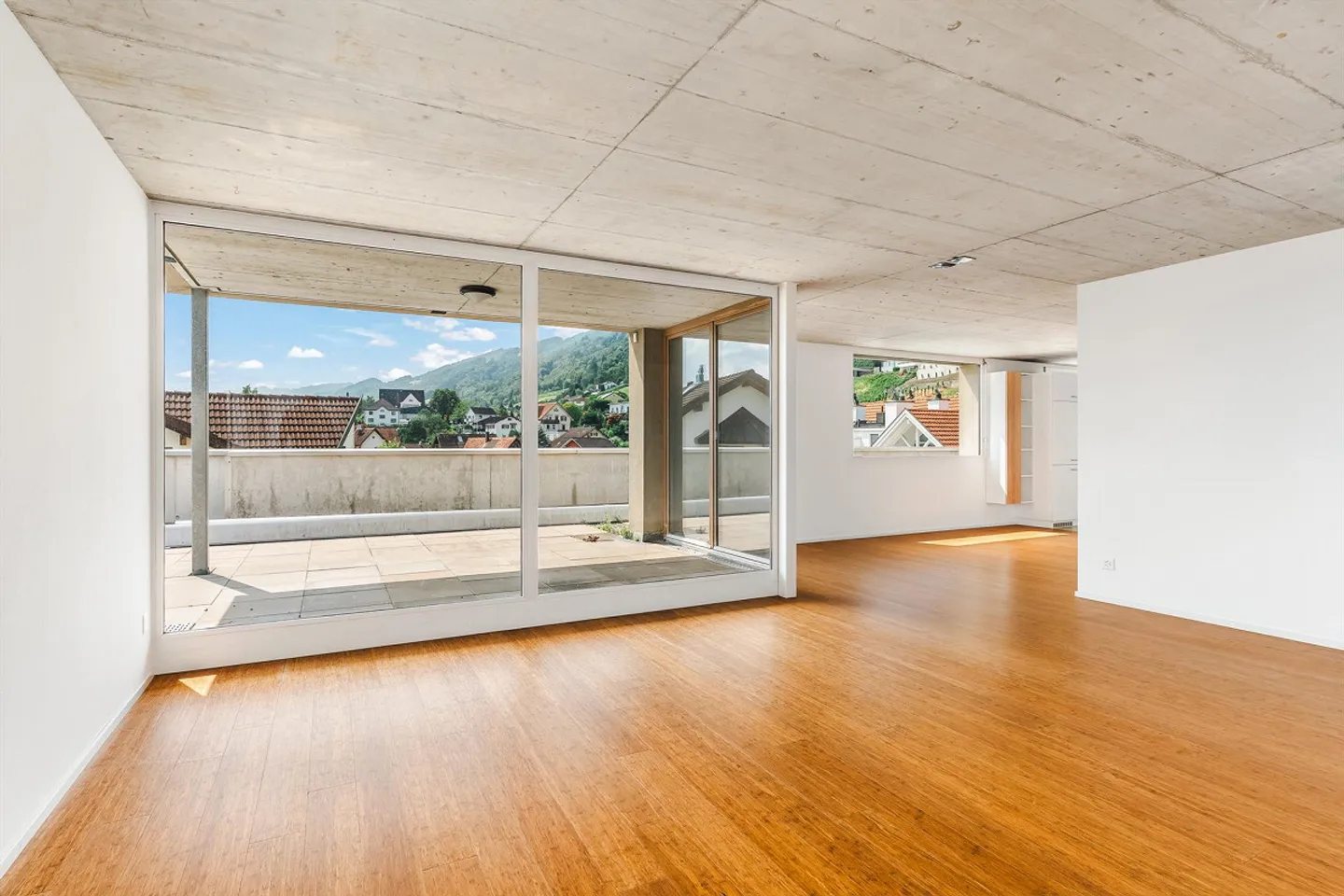 Appartamento moderno in una posizione tranquilla con vista sul verde - Foto 5 di 12