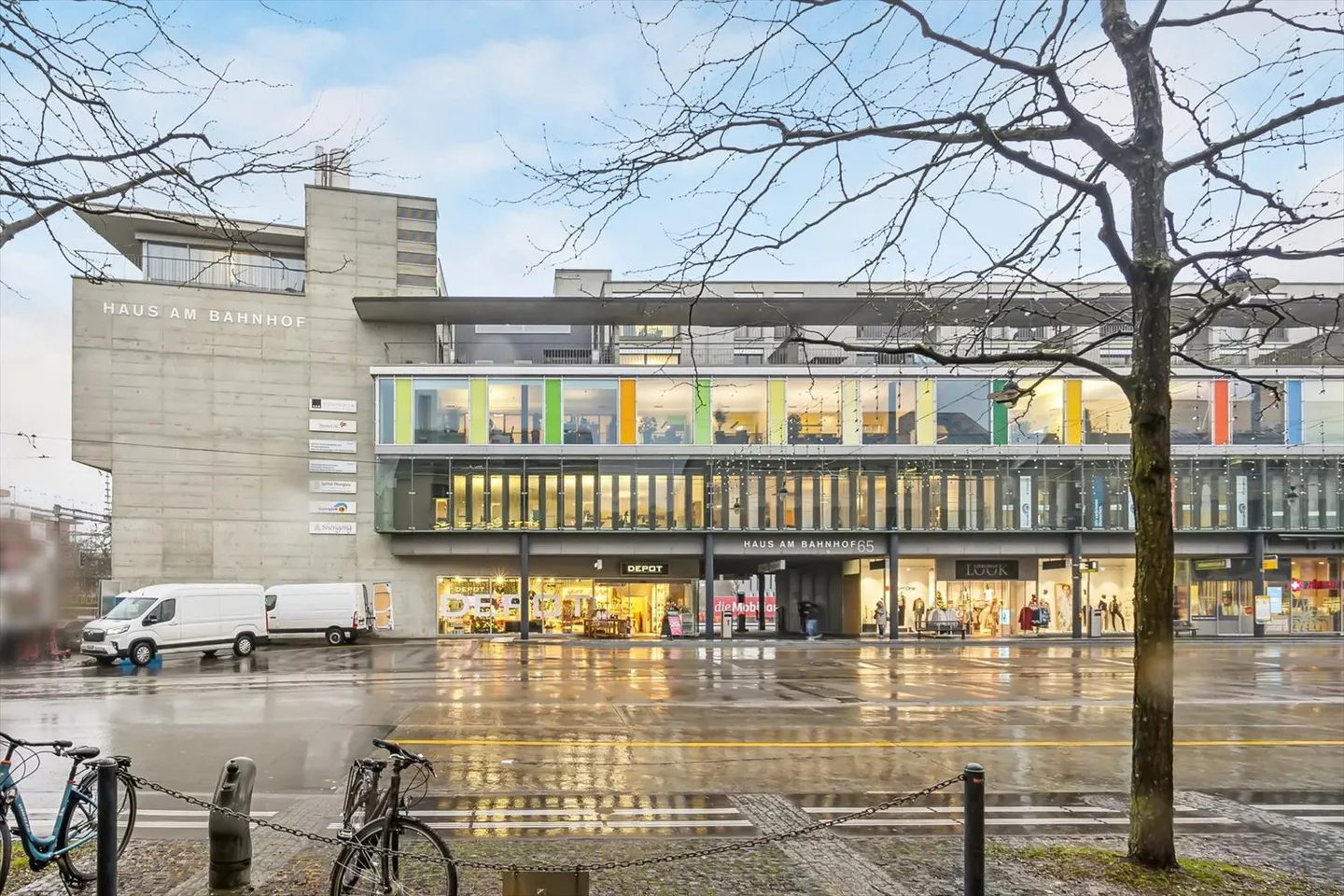 Toplage direkt am Bahnhof Frauenfeld! - Foto 1 von 2