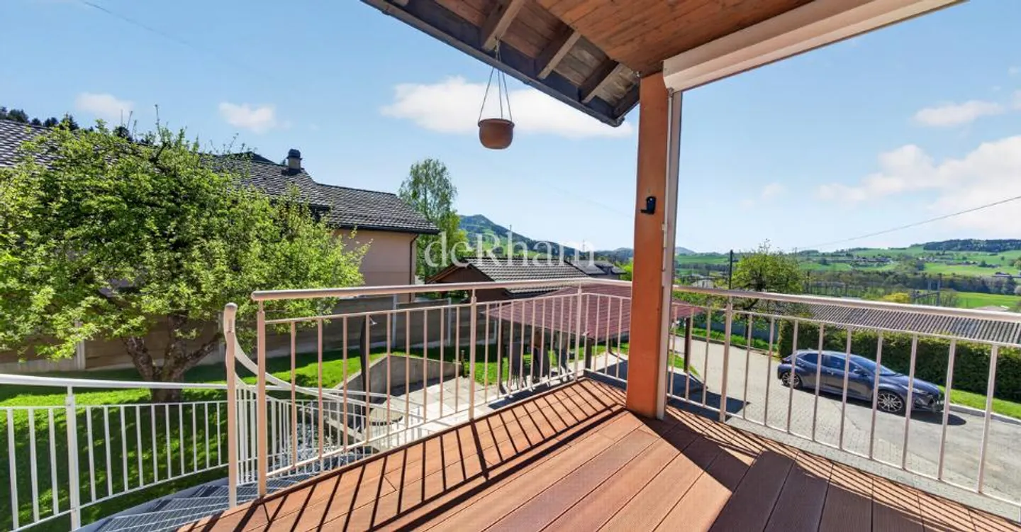 6,5-Zimmer-Duplex mit Balkon, Terrasse und Garten - Foto 1 von 12
