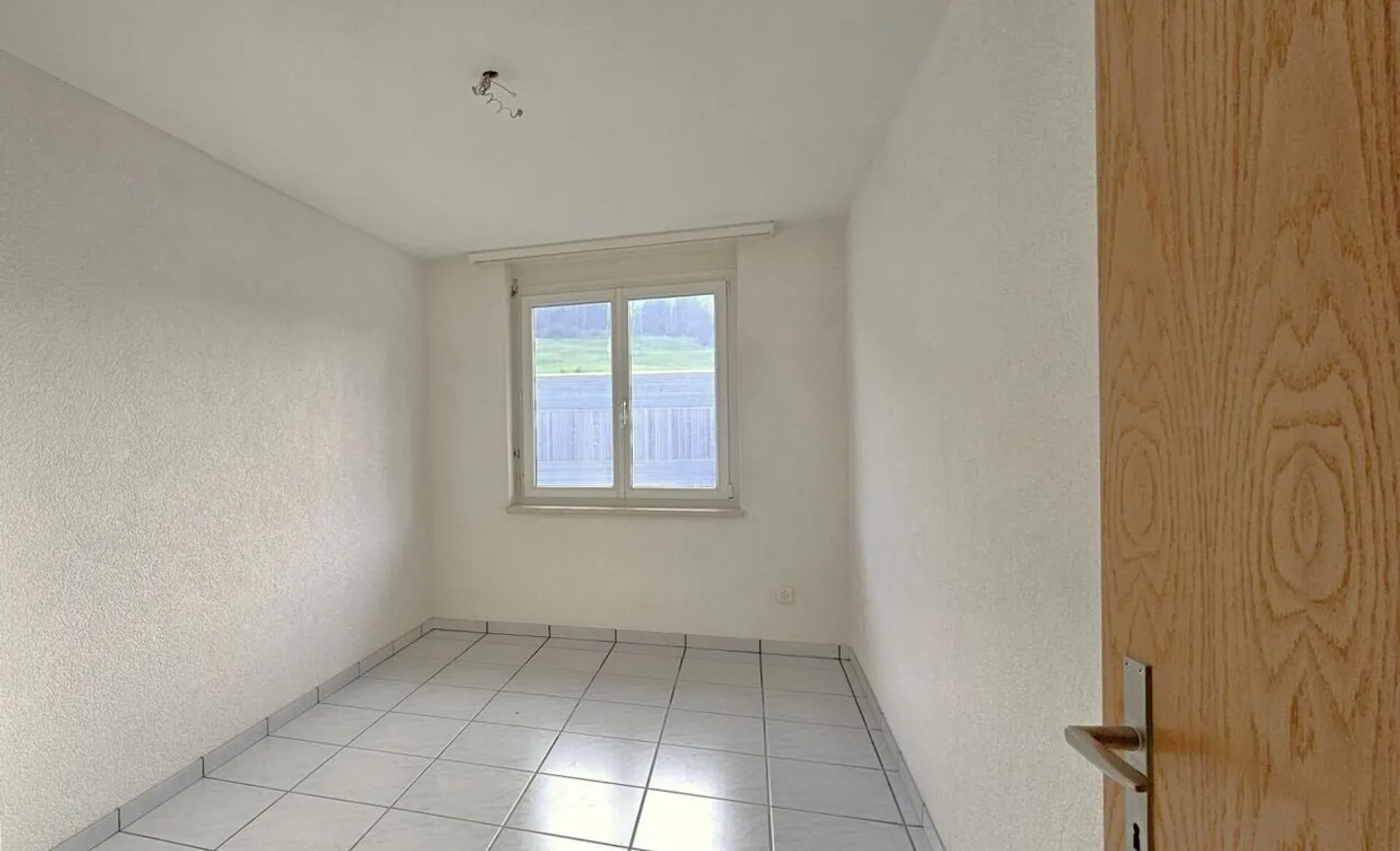 Appartamento familiare moderno con balcone soleggiato e lavanderia privata - Foto 11 di 11