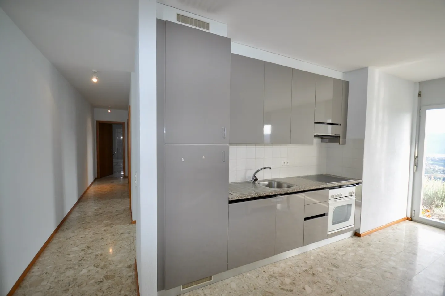 Stunning Duplex with View - Photo 20 of 27