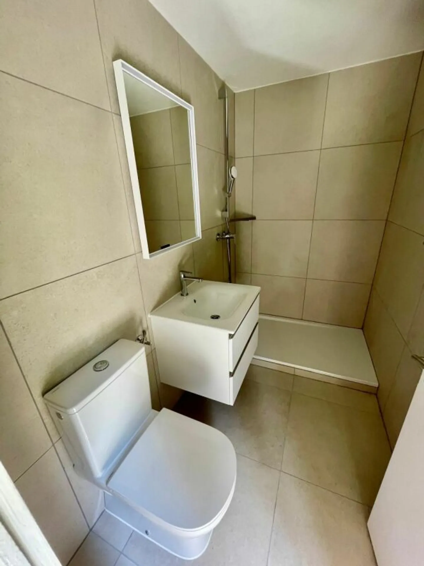 Petite Maison Jumelée 2 Chambres à Montreux - Photo 10 sur 16