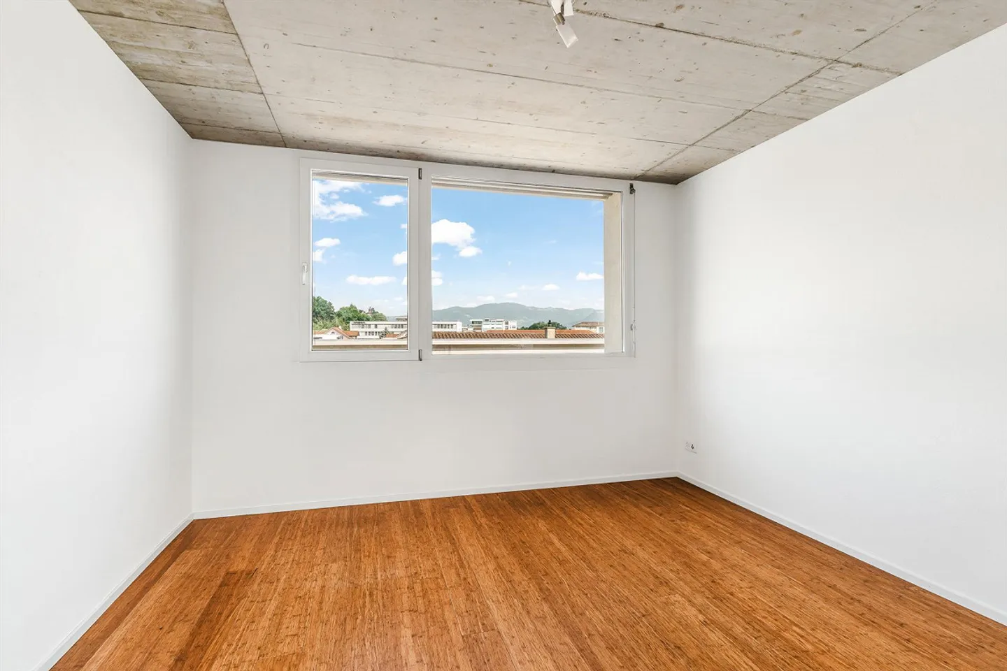 Appartamento moderno in una posizione tranquilla con vista sul verde - Foto 8 di 12