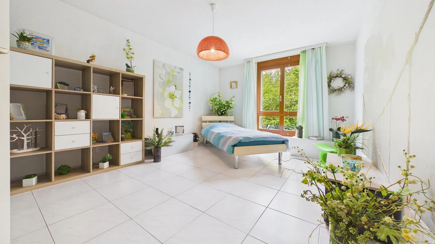 Wohnen mit Feriengefühl – 3.5-Zimmer-Wohnung mit verglastem Balkon - Foto 9 di 14
