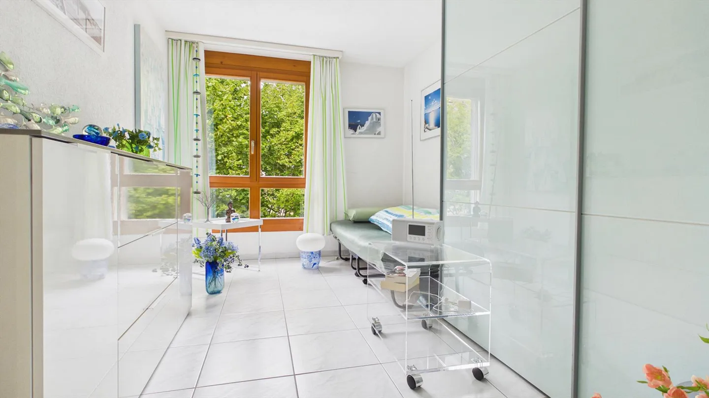 Wohnen mit Feriengefühl – 3.5-Zimmer-Wohnung mit verglastem Balkon - Foto 10 di 14