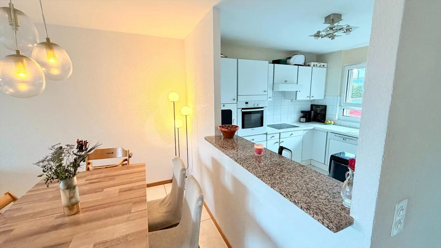 Villa adiacente tranquilla in un quartiere residenziale di Veyrier - Foto 4 di 11