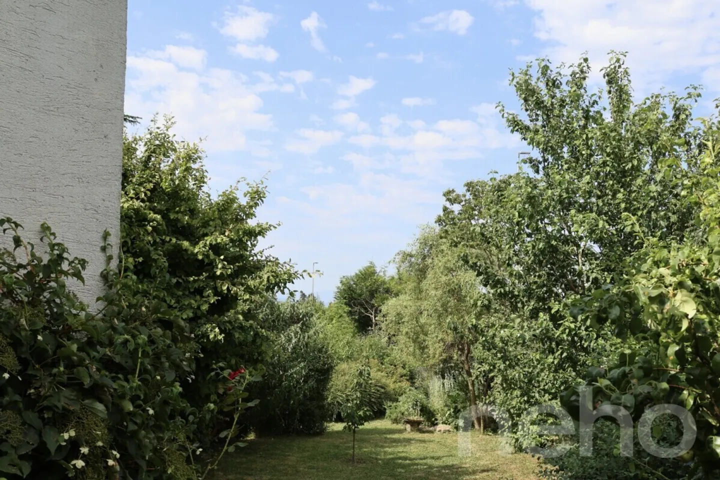 Villa ristrutturata con giardino in posizione privilegiata - Foto 4 di 12
