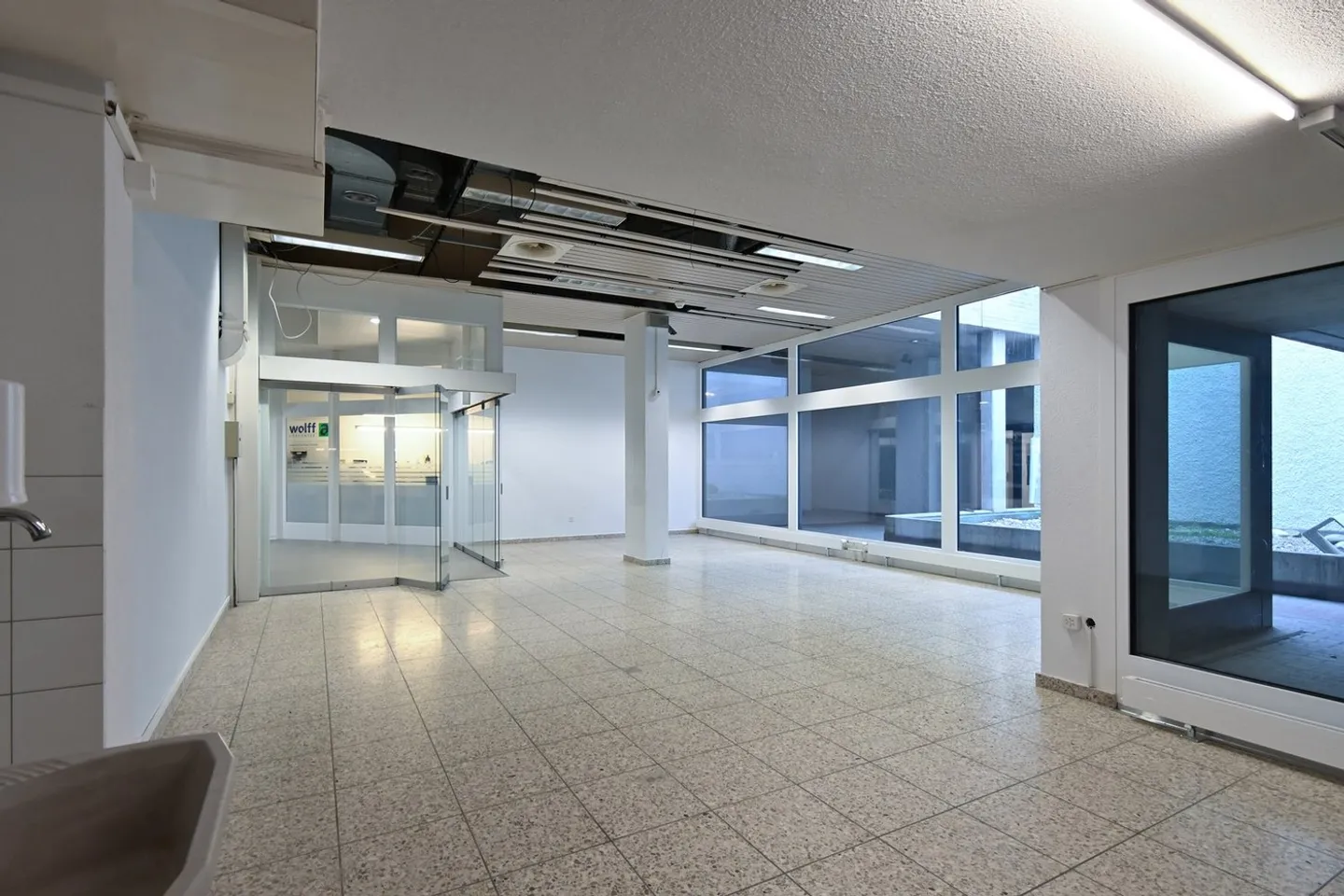 Spazio commerciale adatto al settore sanitario - Foto 2 di 6
