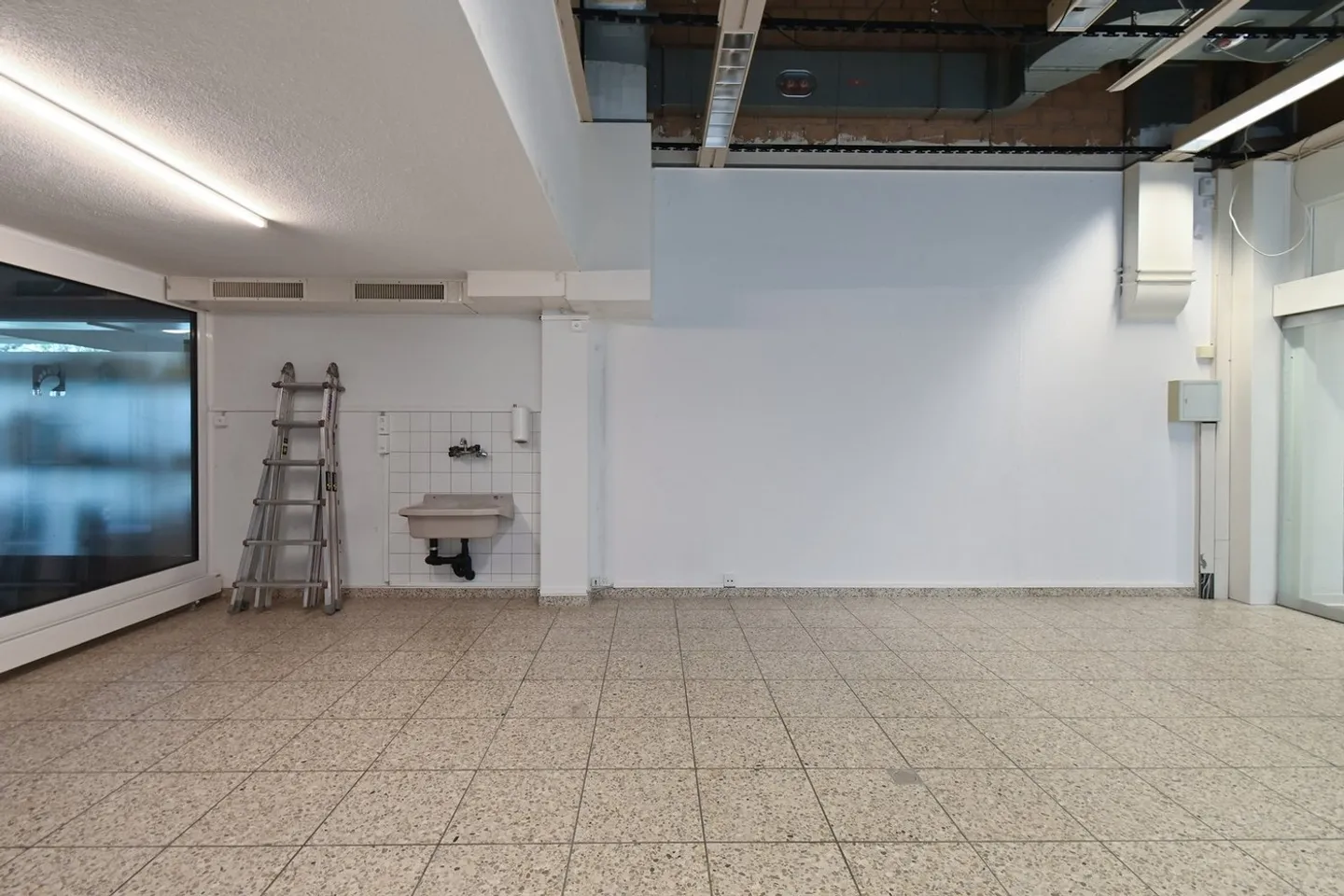 Spazio commerciale adatto al settore sanitario - Foto 4 di 6