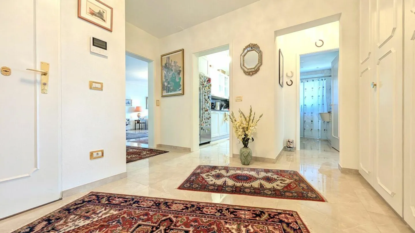 Appartement prestigieux avec piscine commune et vue imprenable - Photo 9 sur 18