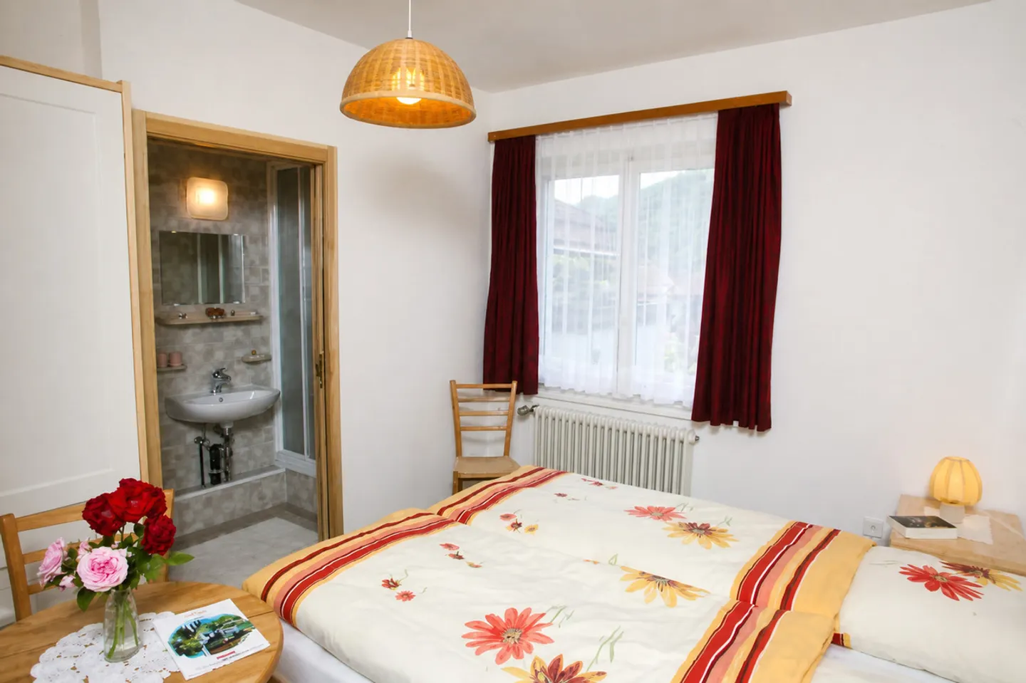 Charming Hotel-Restaurant in Cavigliano - Photo 6 of 11