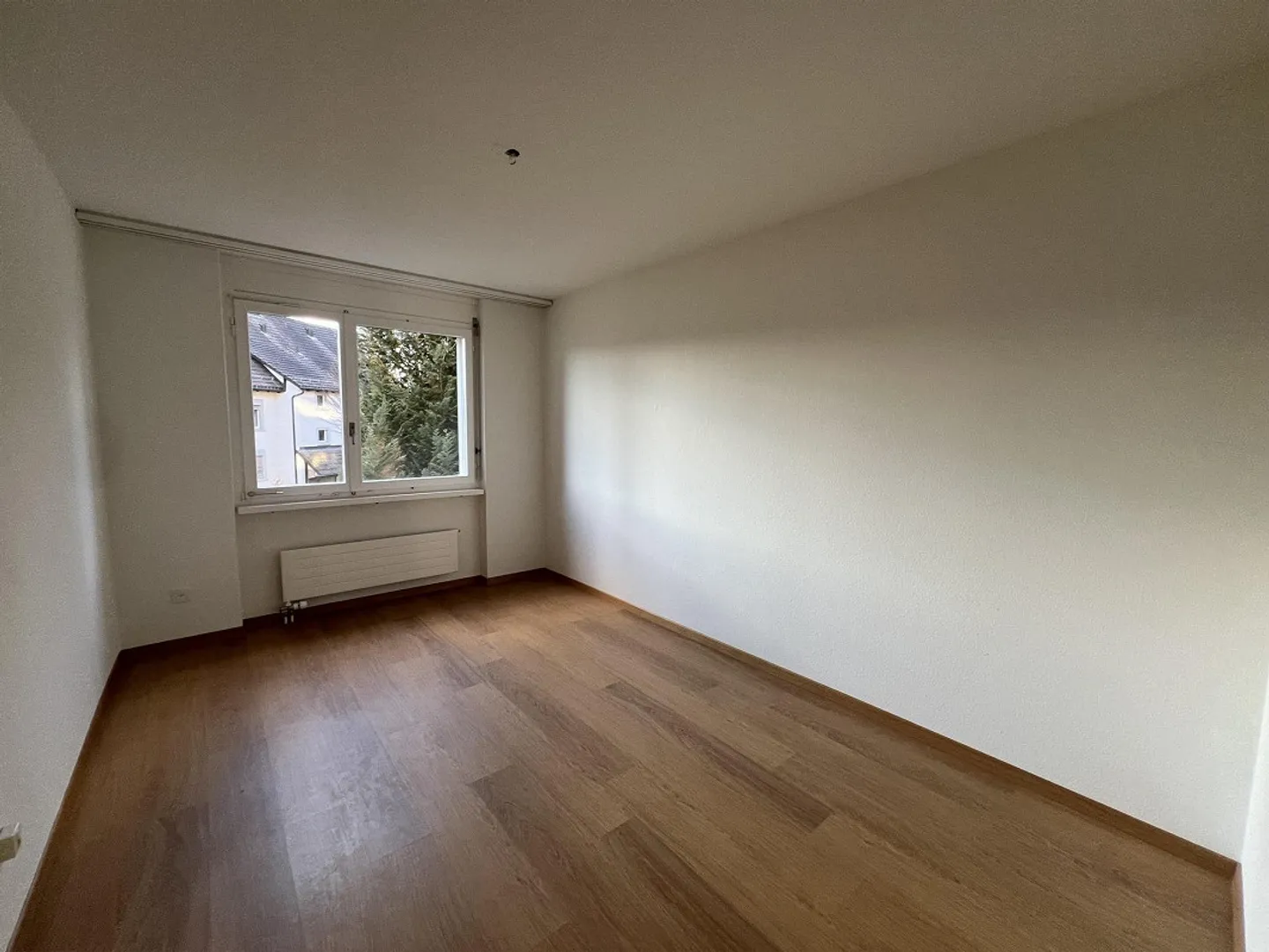 Appartamento affascinante di 3,5 locali a Brüttisellen / Limitato fino al 30.11.2027 - Foto 6 di 10