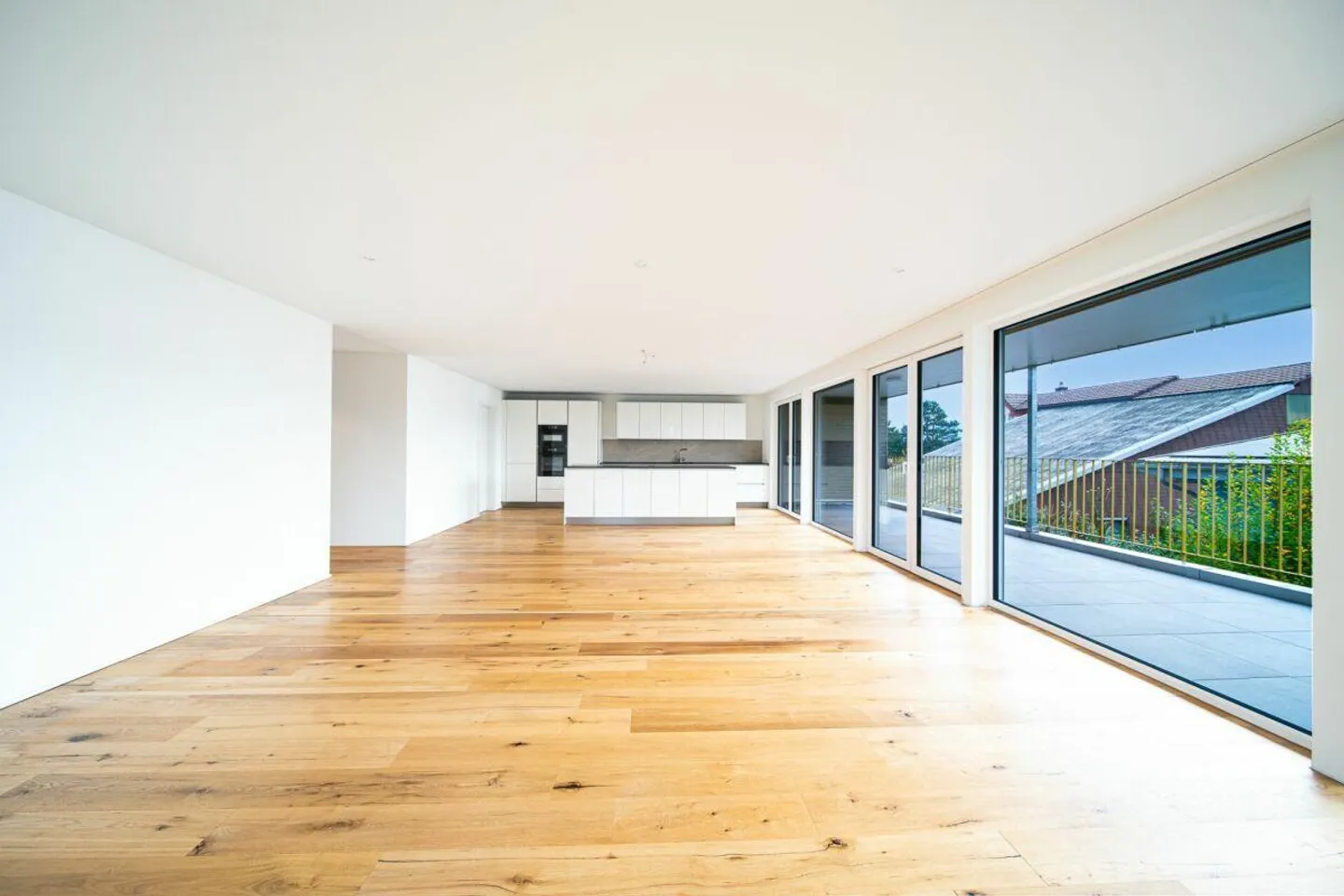 Appartamento di 4.5 locali come nuovo con molto spazio - Foto 2 di 15