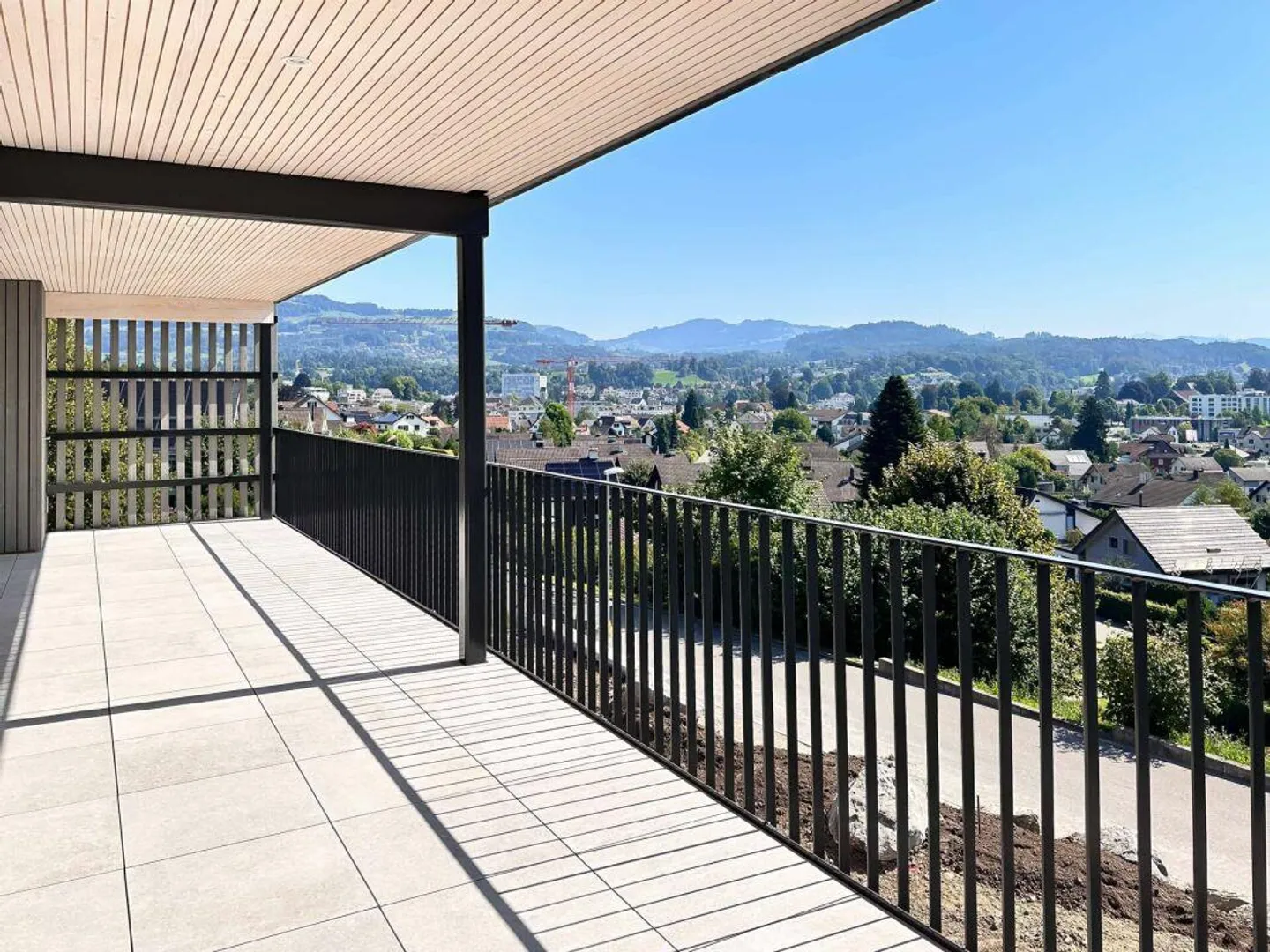 Appartement unique de 4,5 pièces dans un emplacement exceptionnel et gran... - Photo 2 sur 12