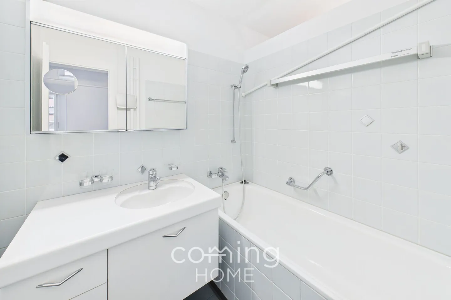 Appartement calme et presque neuf de 4,5 pièces avec jardin d'hiver à Heimberg - Photo 8 sur 14